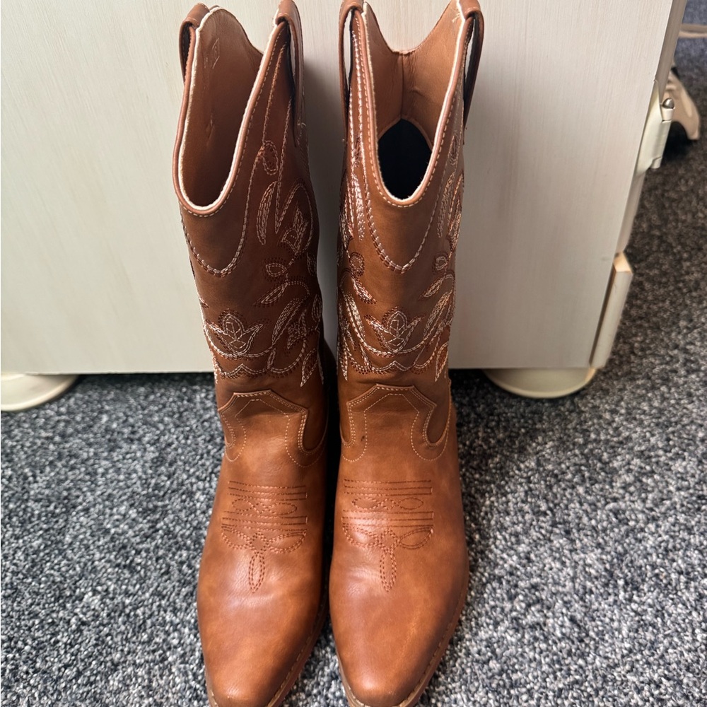 Brown Embroidered Western Boots - image 2